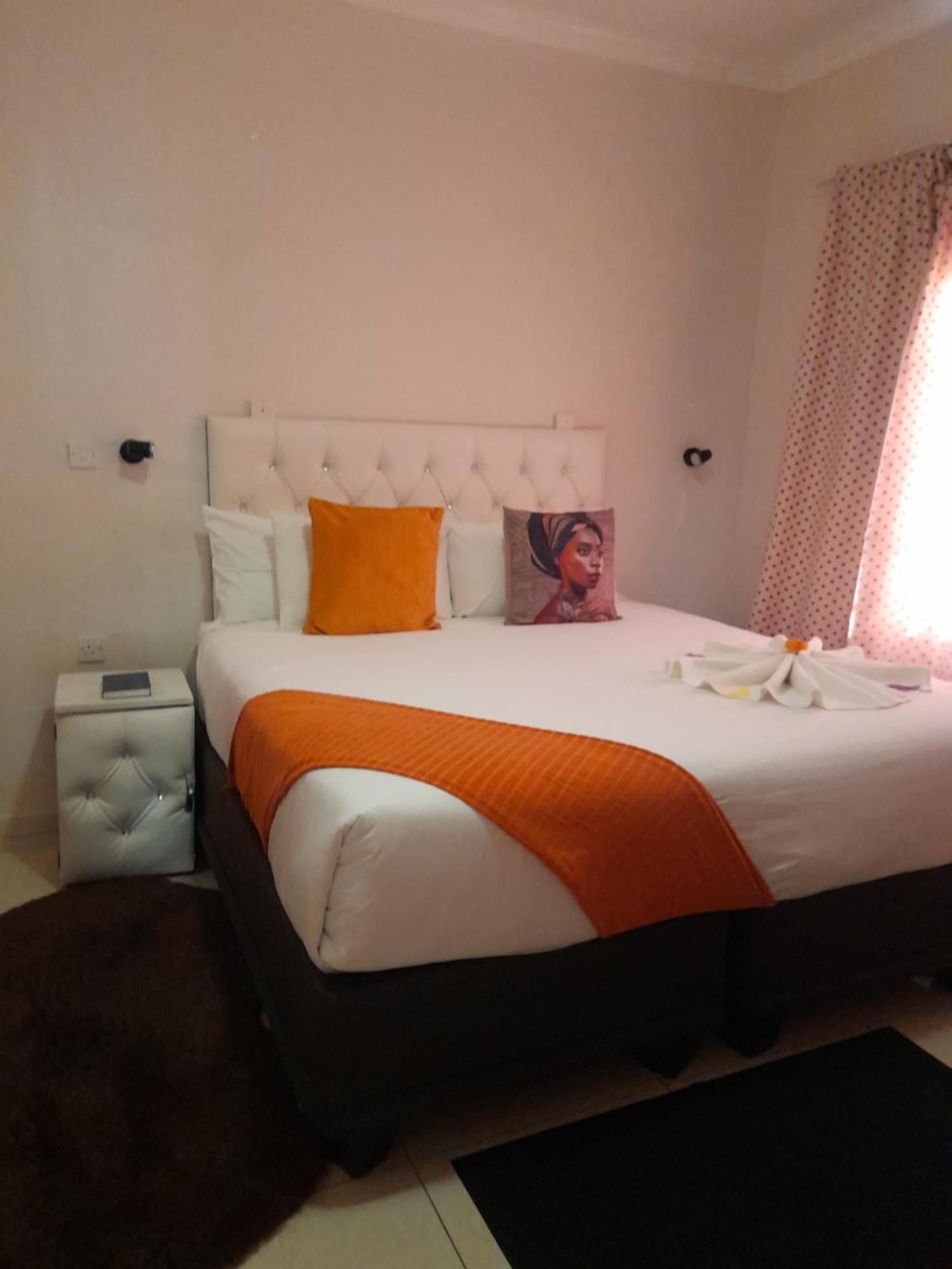 Bed and Breakfast Rest & Digest Serowe Экстерьер фото