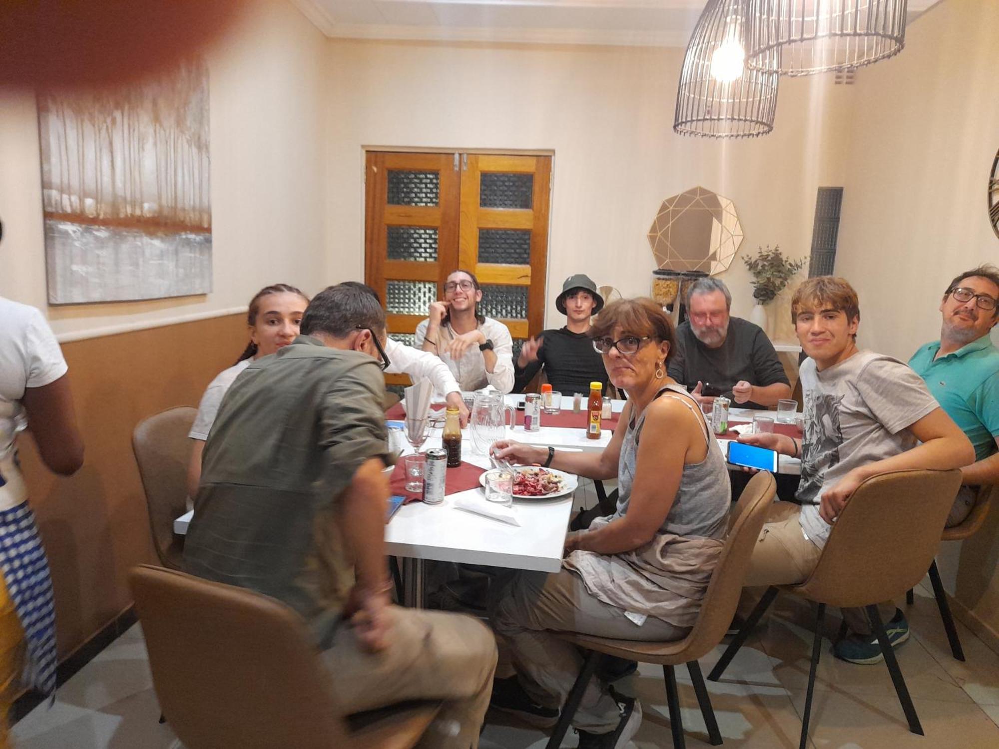Bed and Breakfast Rest & Digest Serowe Экстерьер фото