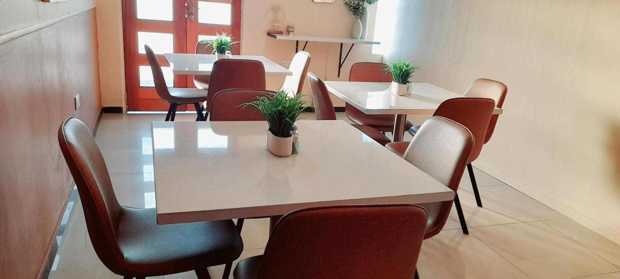 Bed and Breakfast Rest & Digest Serowe Экстерьер фото